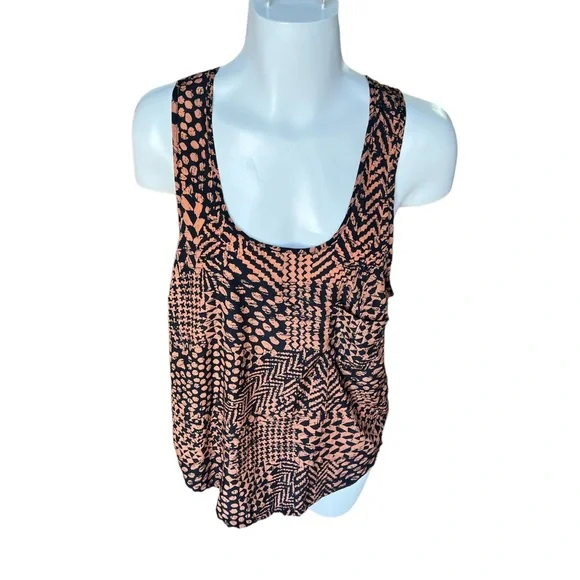 Tops - Untagged - Picture 1 of 2